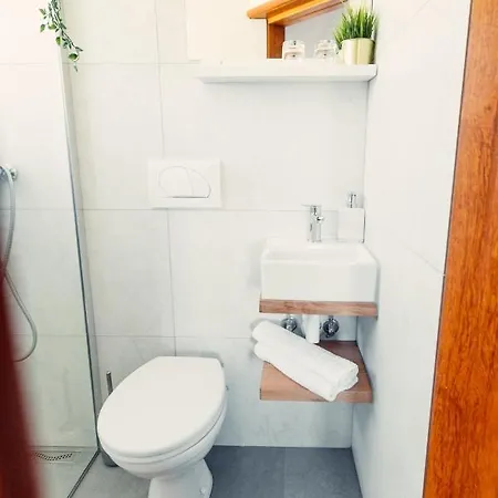 Oda ve Kahvaltı Frankovic 3*