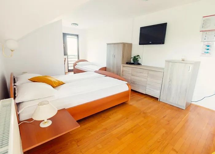 Frankovic לינה וארוחת בוקר