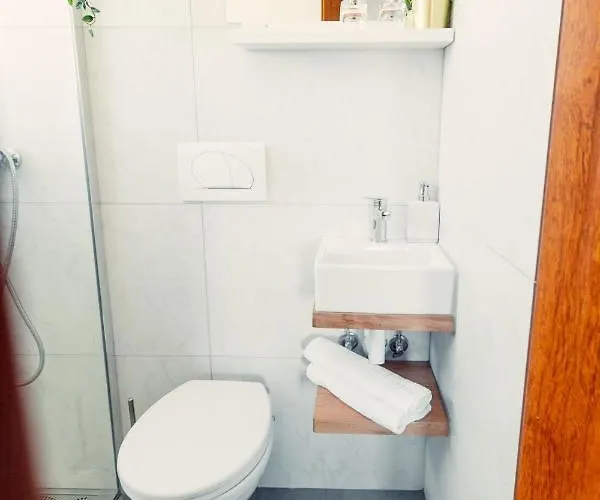 Bed & Breakfast Frankovic 3*